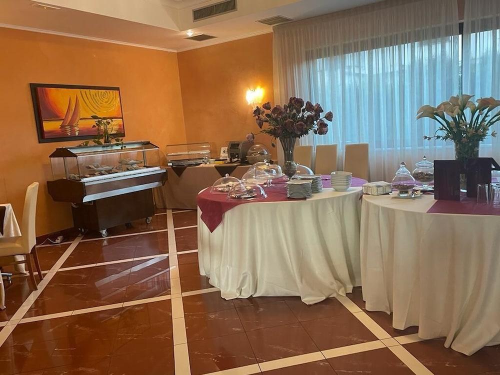 Gullo Hotel Acconia Ngoại thất bức ảnh